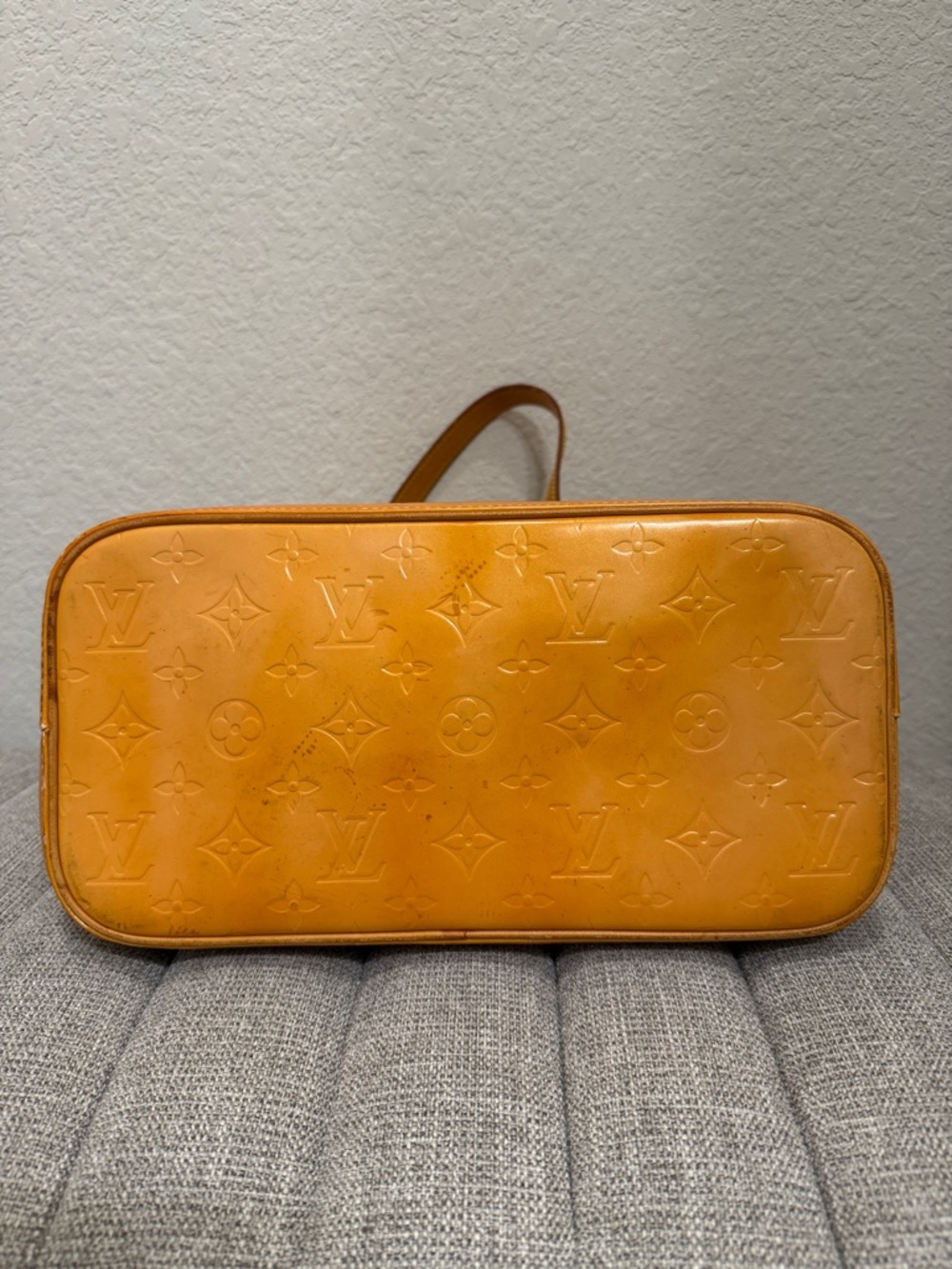 Louis Vuitton Amber Vernis Monogram Tote - Picture 3 of 13